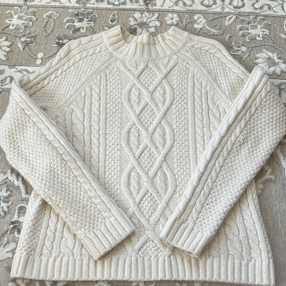 Abercrombie & Fitch Cream Knit - Picture 2 of 4